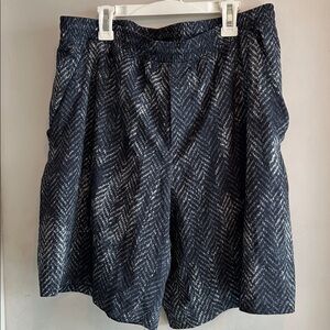 Lululemon pace breaker 9in short with liner. Xl